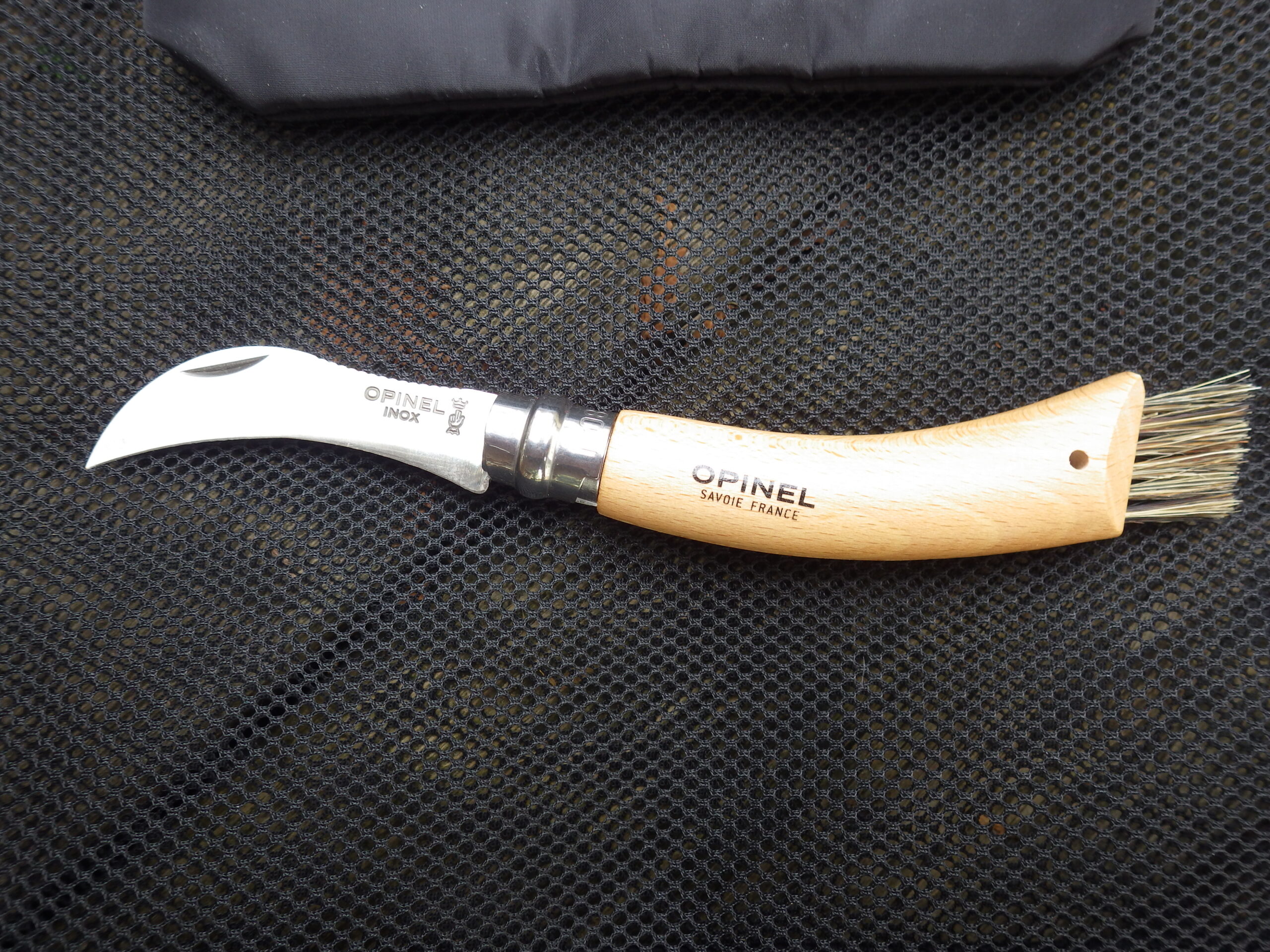 Featured image for “Folding knives are a safe and handy way to carry a sharp edge”